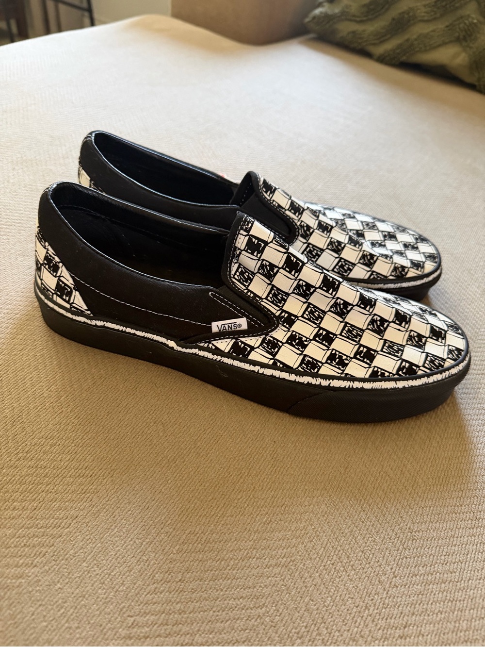 Vans Classic Slip-On Checkerboard Men’s Size 10 NEW NWT (black and white) - Picture 3 of 6